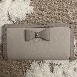 Kate spade bow wallet